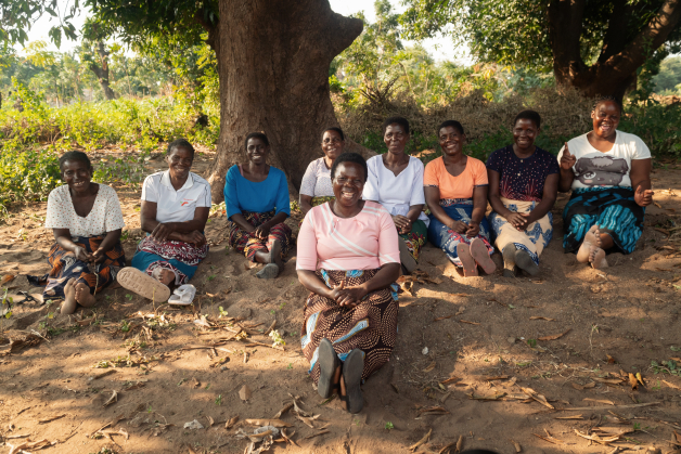 Groupe de participants aux initiatives de renforcement des communautés au sein des villages d'enfants SOS dans le monde